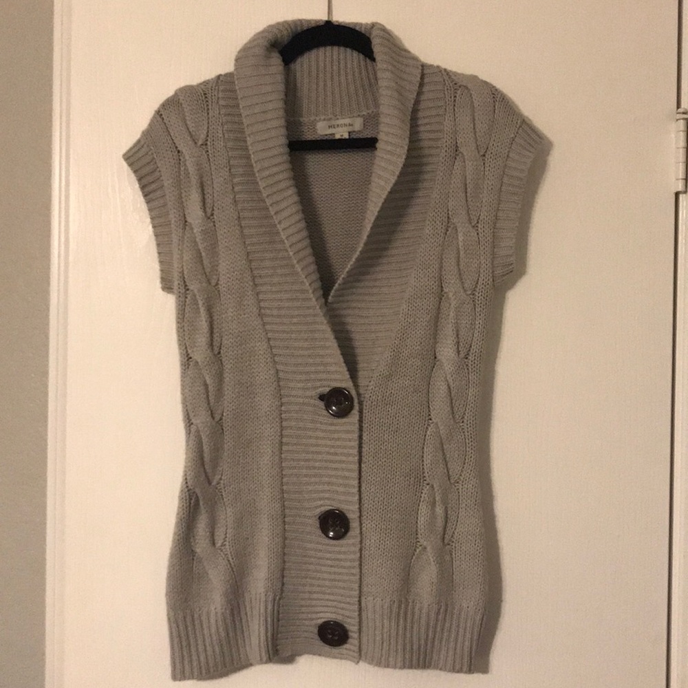 Sweater vest